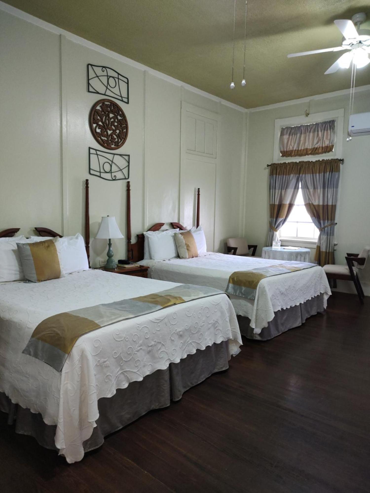 The Great House Inn Belize City Esterno foto
