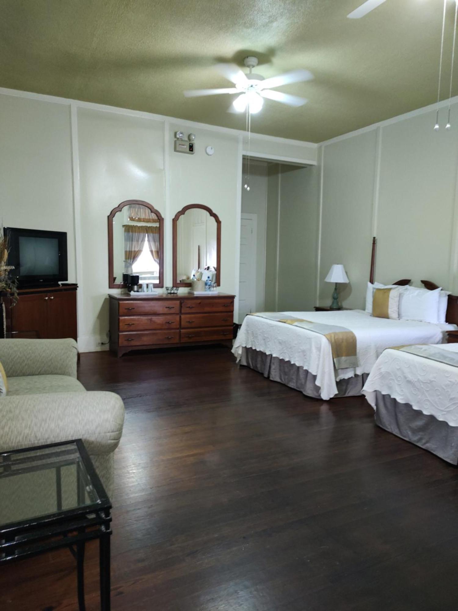 The Great House Inn Belize City Esterno foto