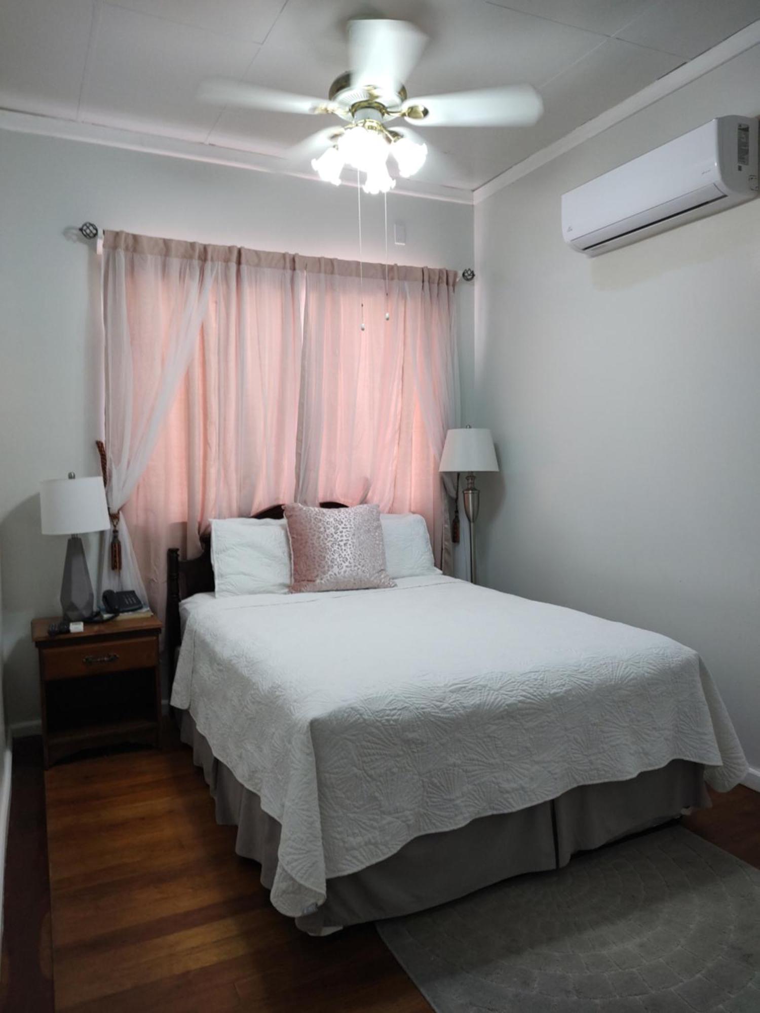 The Great House Inn Belize City Esterno foto